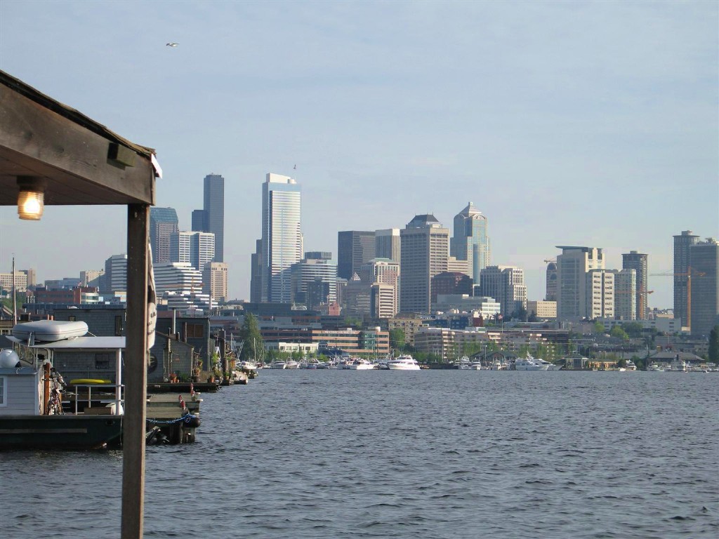 http://www.ecoboot.nl/artikelen/WeblogFloatingCommunitiesGraphics/TiesSeattleDowntown.jpg