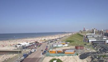 De locatie op het strand in de hoek van het Noorder havenhoofd