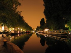 Traditional houseboaters may count on my sympathy.. click for full size picture